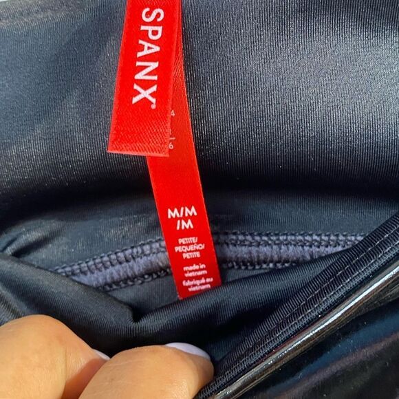 SPANX Black Glossy Leggings High-Waisted Size M - Picture 4 of 5